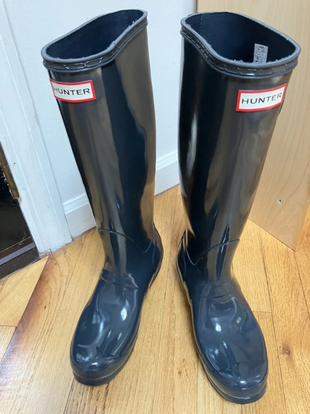 Hunter Tall Glossy Black Rain Boots size 8